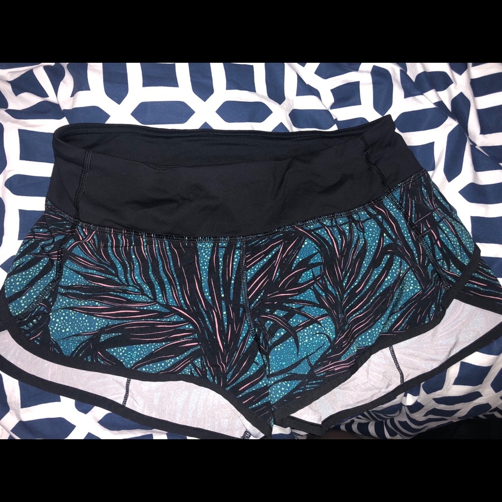 super cute patterned lululemon speed up shorts 2.5